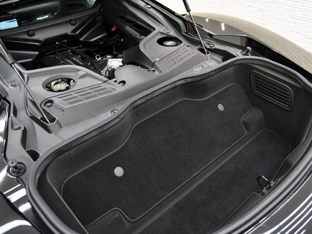 9200363A30260621W00218.jpg