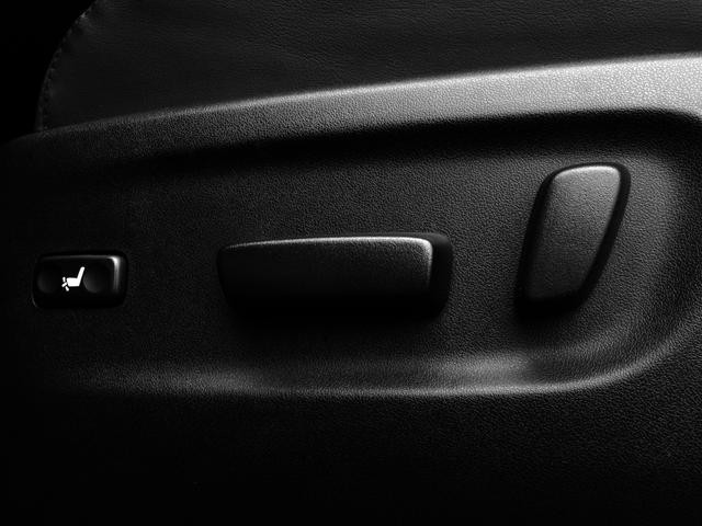 0541173A30260827W00816.jpg