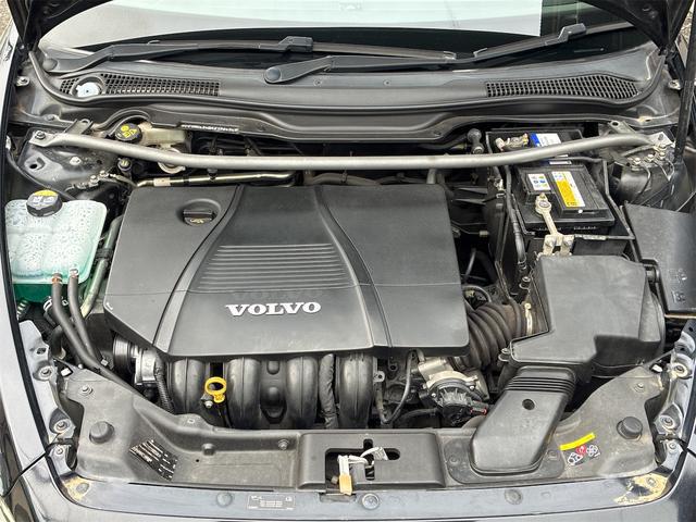 9700332A30260422W00116.jpg