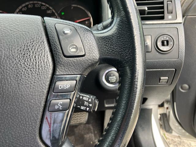 0803793A30260428W00115.jpg