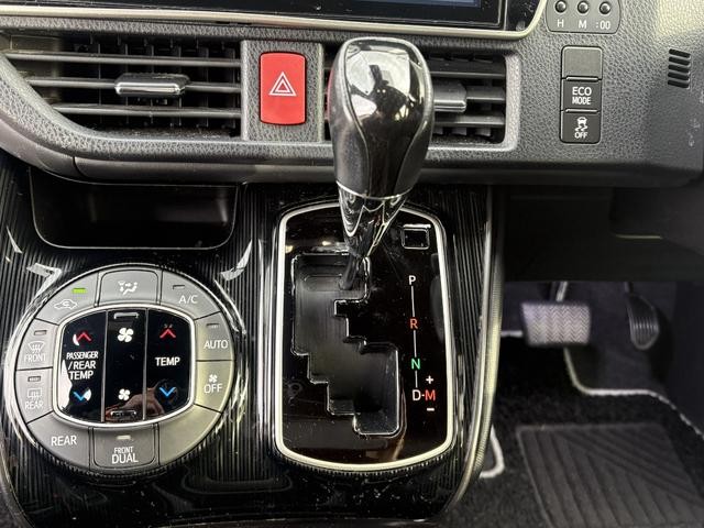 0704150A30260319W00118.jpg