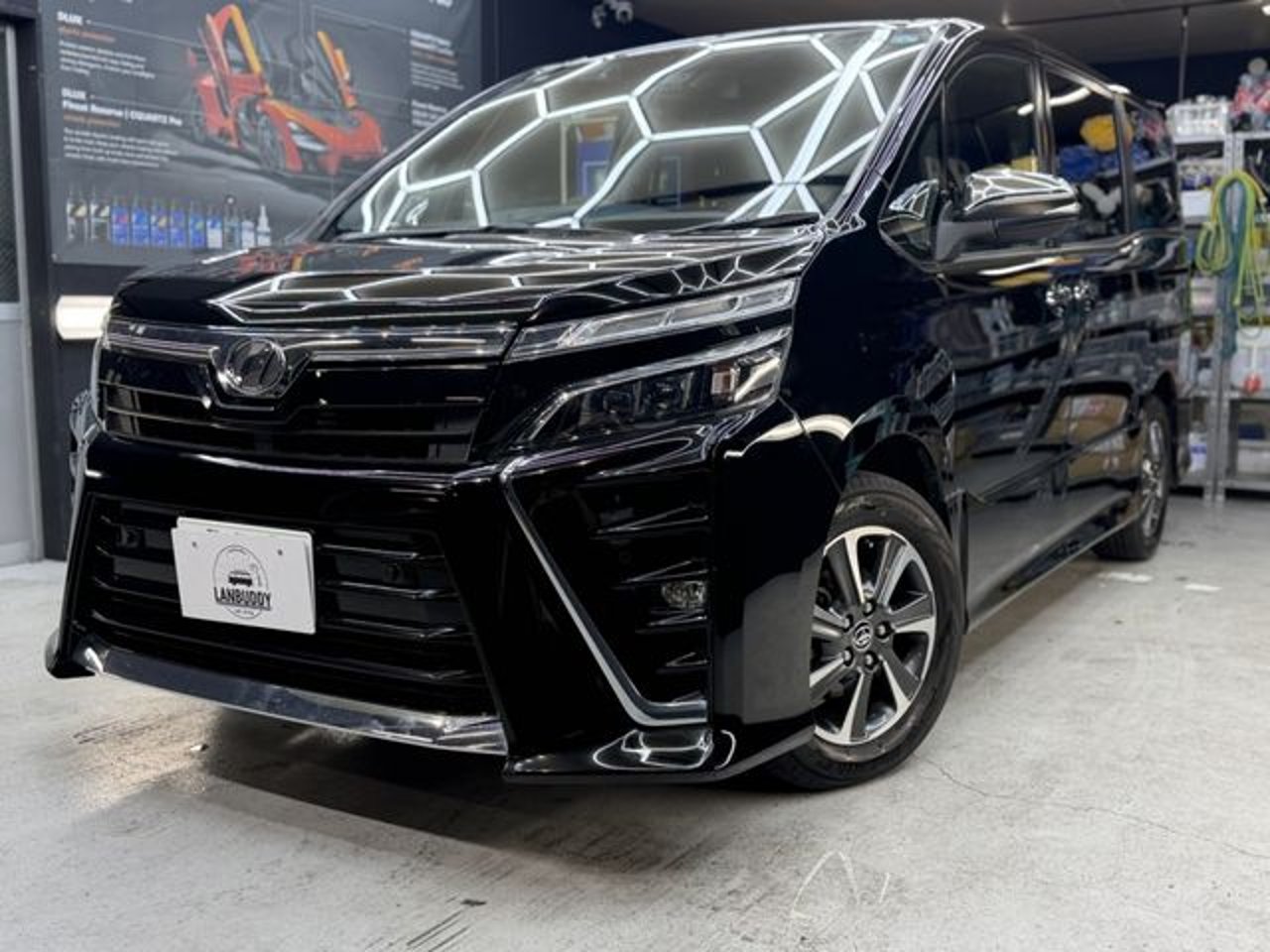 2020 Toyota Voxy, photo 1 of 1