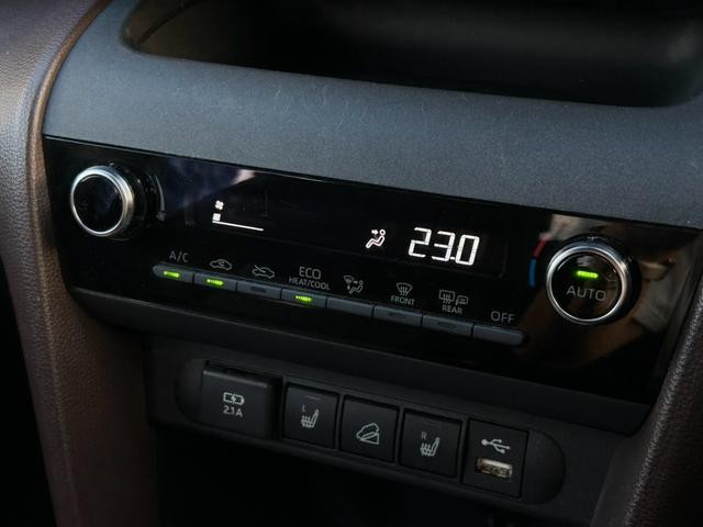 0303859A30260926W00414.jpg