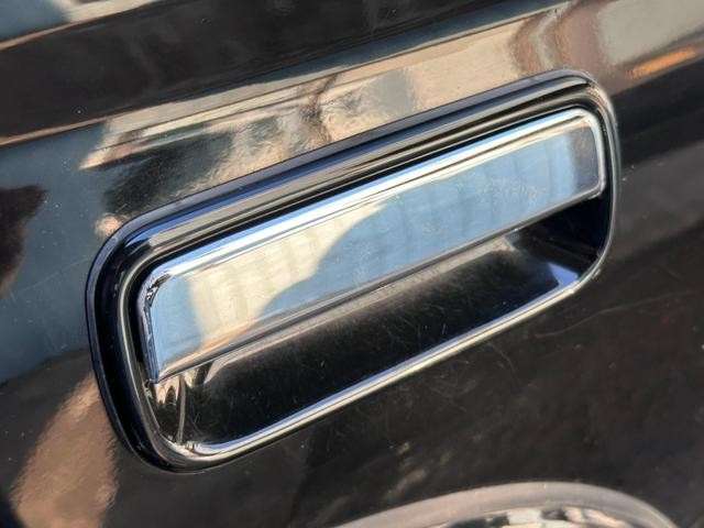 0904001A30260822W00119.jpg