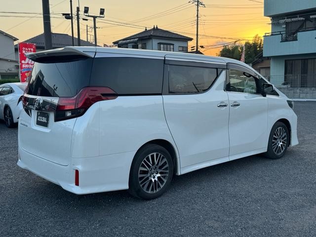 0541447A30260821W00318.jpg