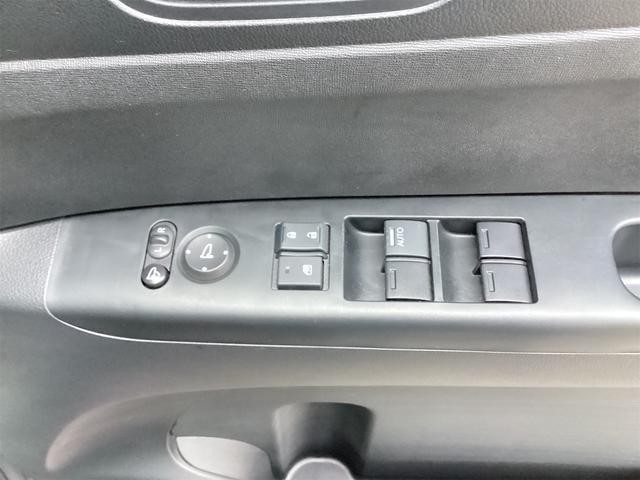 0700828A30260912W00114.jpg