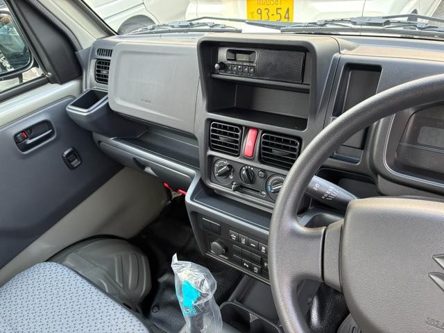 0700986A30260801W00108.jpg