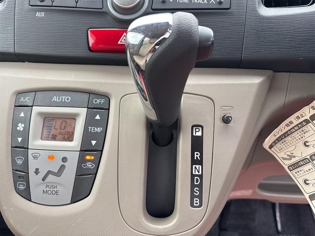 0900605A30260908W00217.jpg