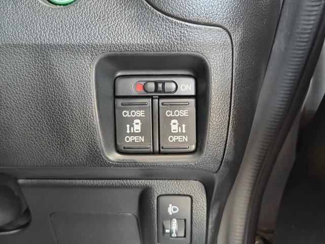 0509045A30260809W00113.jpg