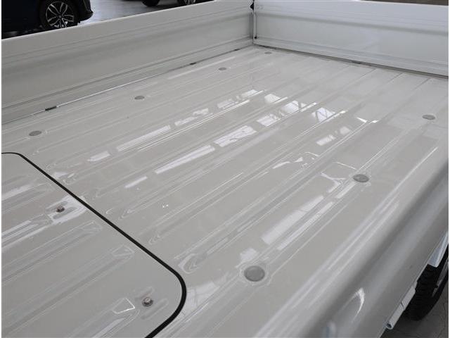 0600508A30260622W00714.jpg