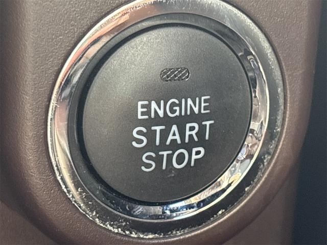 0701359A30260917W00309.jpg
