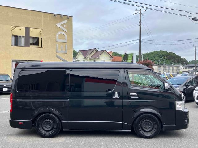 0903522A30260607W00103.jpg