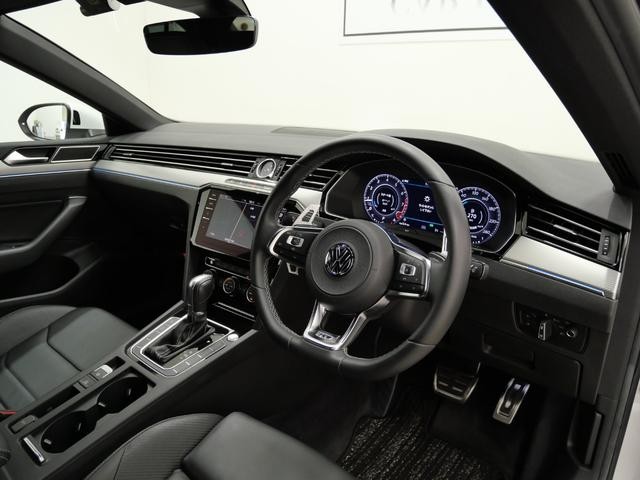 2505720A30260805W00102.jpg
