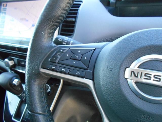 0561167A30261007W00112.jpg