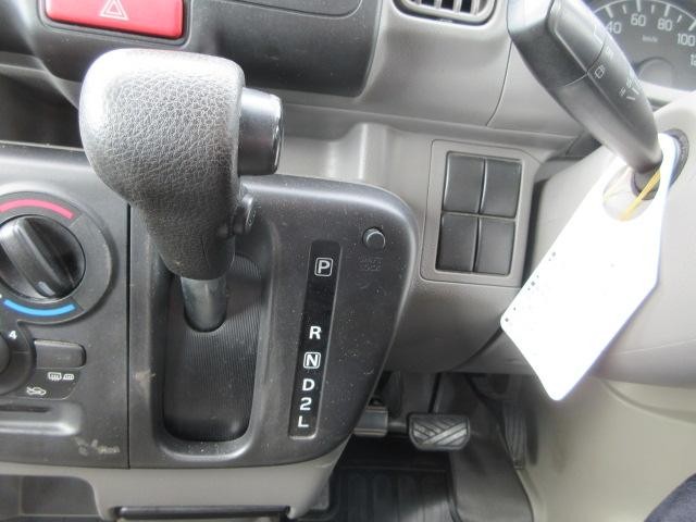 0900731A30260919W00212.jpg