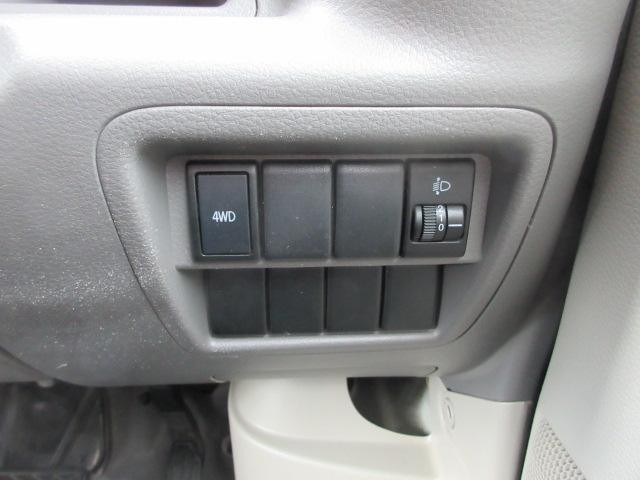 0900731A30260919W00215.jpg