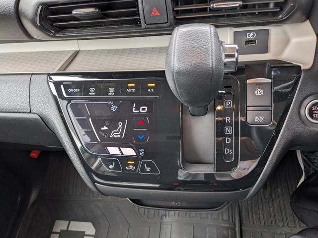 0902355A30260911W00115.jpg