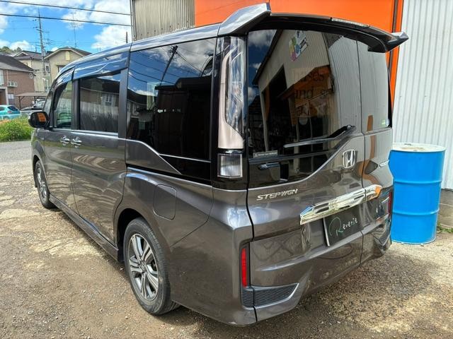 0704921A30260807W00104.jpg
