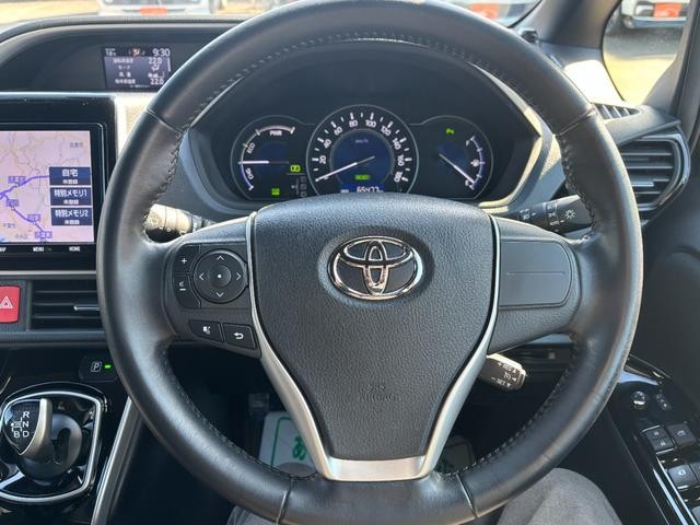 0560849A30261018W00104.jpg