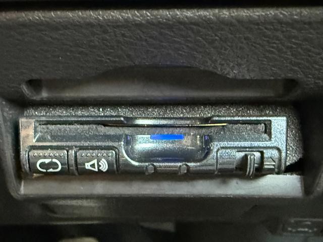 0704304A30260912W00218.jpg