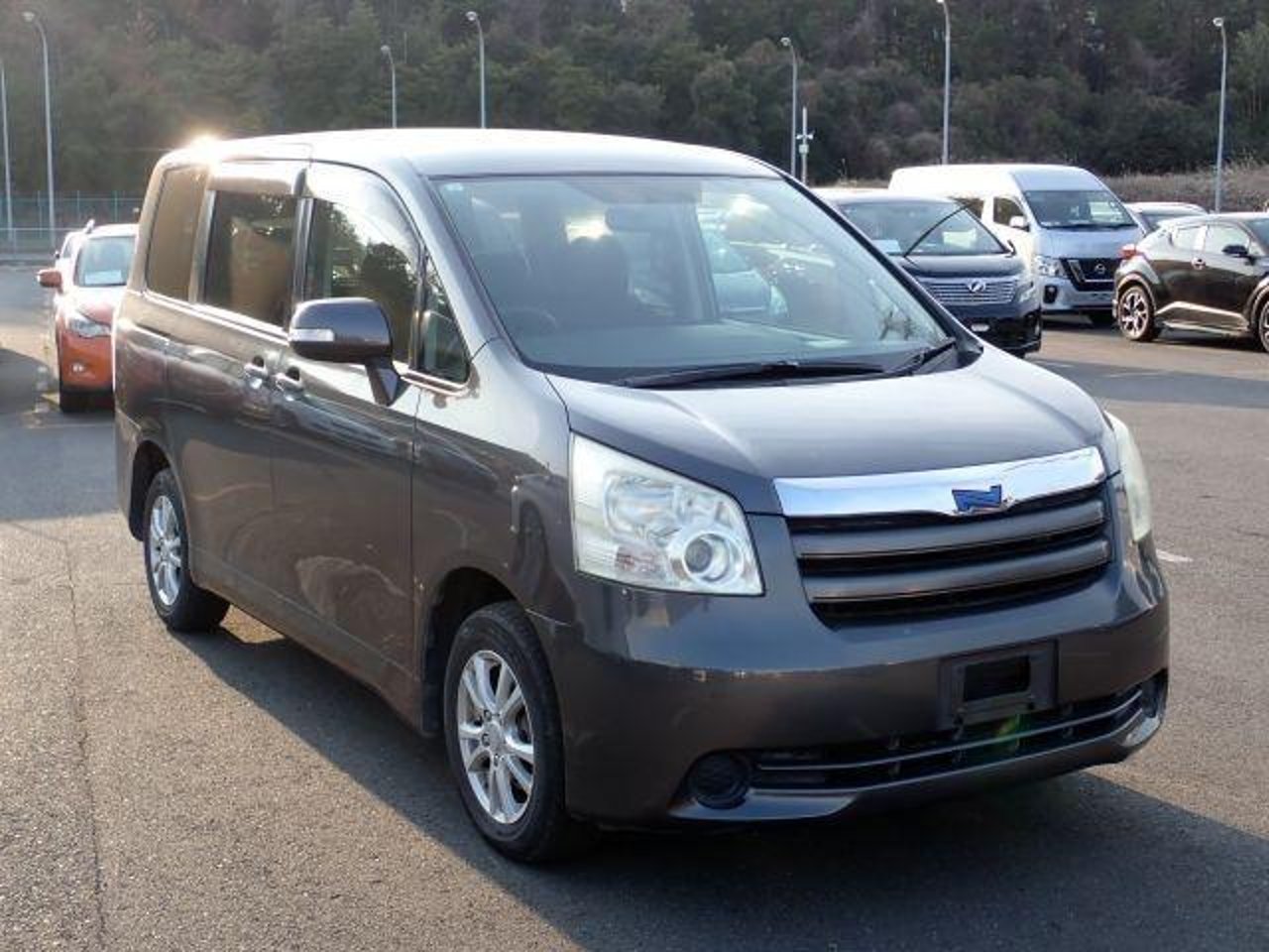 2027 Toyota Noah, photo 1 of 1