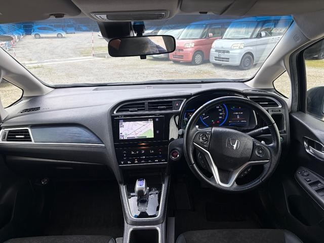 0704315A30260917W00217.jpg