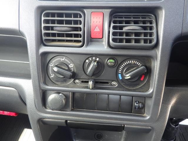 0704331A30260912W00117.jpg