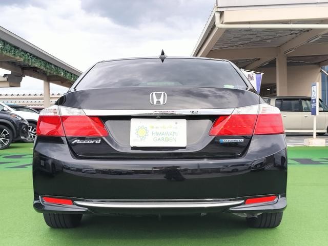 0704384A30260905W00208.jpg