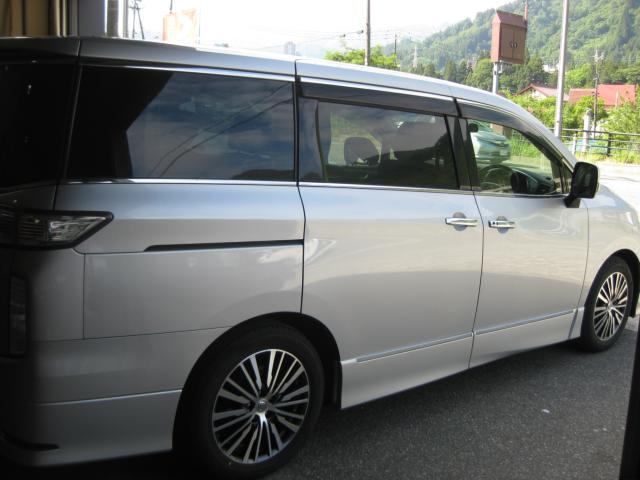 1201176A30260609W00102.jpg