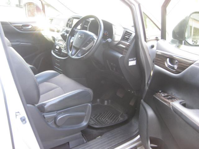 1201176A30260609W00105.jpg