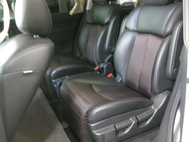 1201176A30260609W00107.jpg