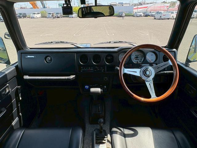 0704307A30260510W00102.jpg