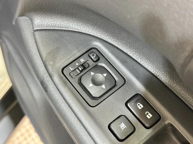 0509824A30261005W01711.jpg