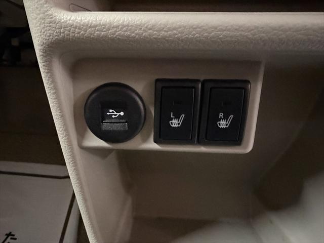 0303317A30260605W00107.jpg