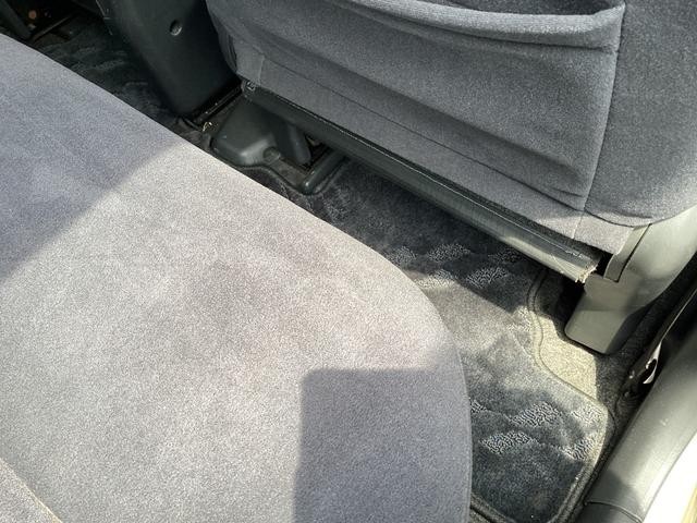 0507303A30260822W00119.jpg