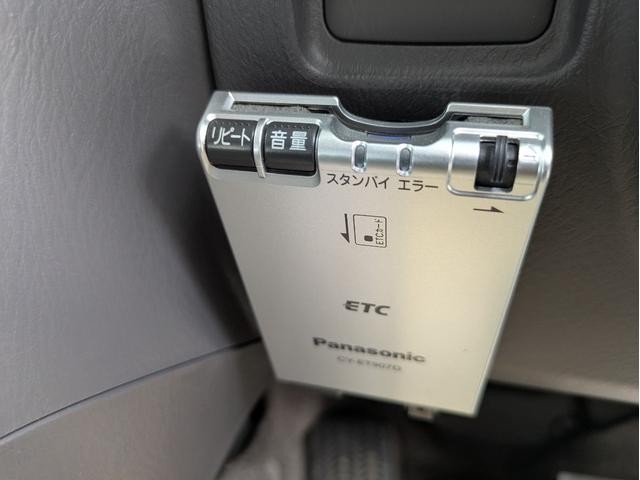 1002002A30260921W00102.jpg