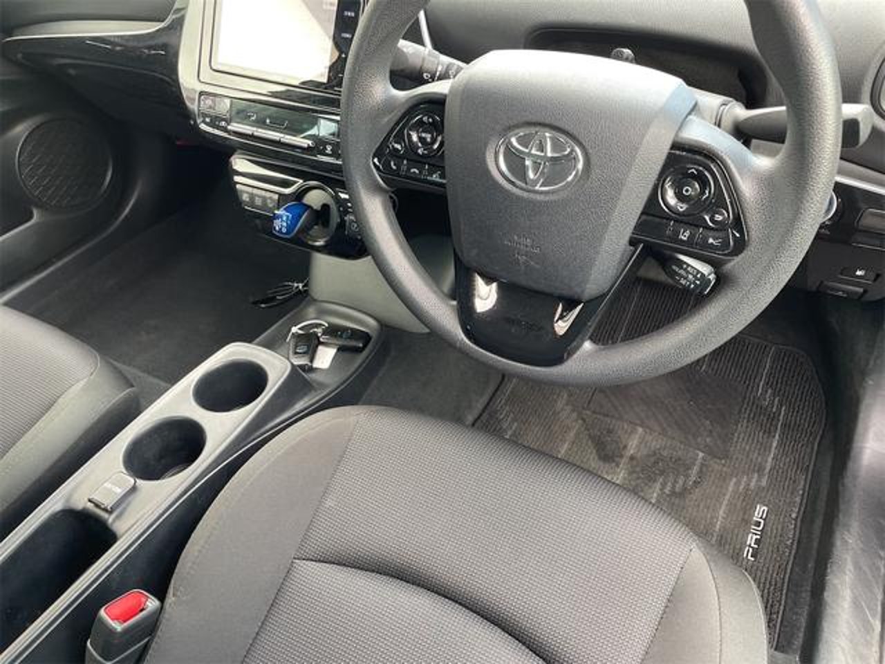 2019 Toyota Prius, photo 2 of 2