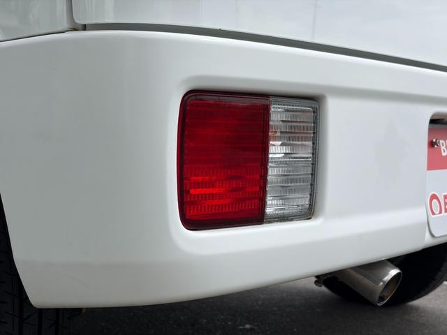0601402A30260827W00416.jpg