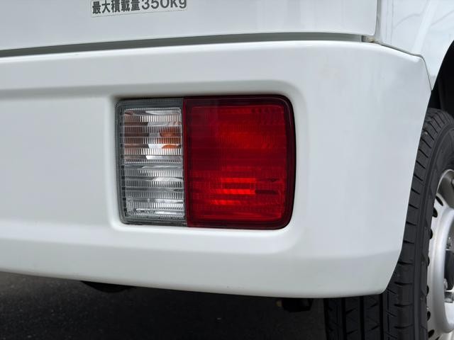 0601402A30260827W00417.jpg