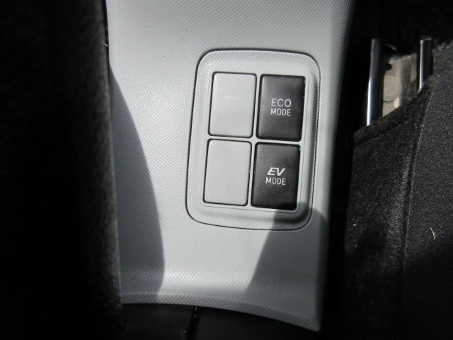 0208962A30260603W00118.jpg