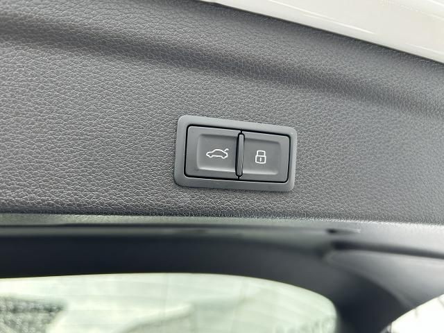 64947ed638048242ec41752558586406.jpg