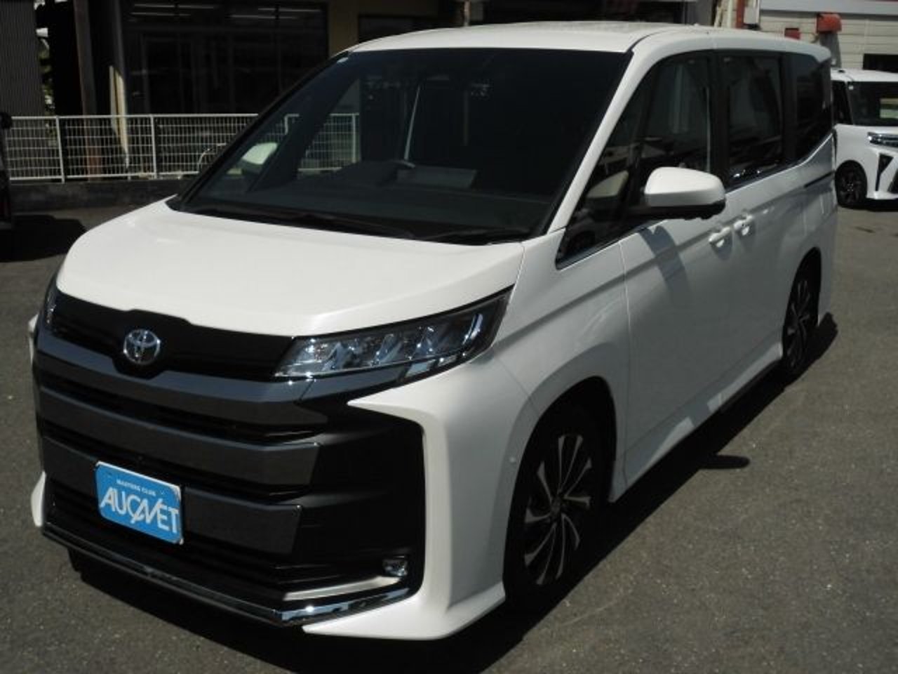 2023 Toyota Noah, photo 1 of 1