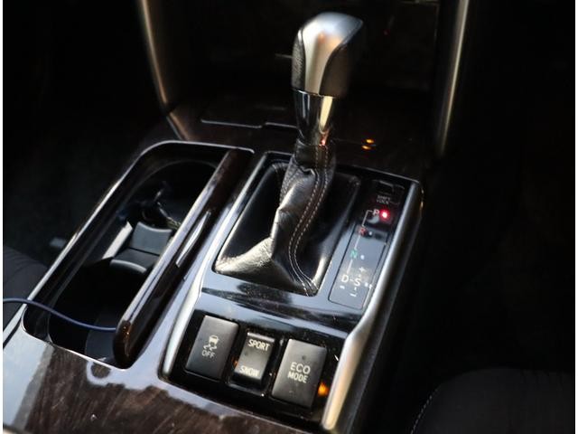 0500206A30260921W00113.jpg