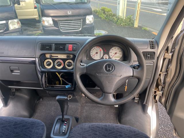 0508493A30260603W00117.jpg