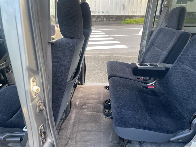 0508493A30260603W00119.jpg
