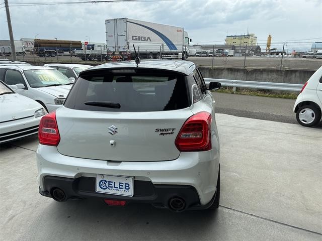 0900304A30260503W00102.jpg