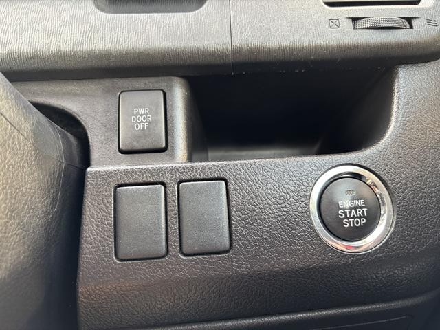 0520020A30250828W00108.jpg