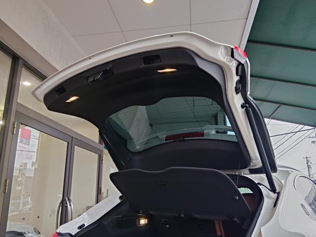 0700840A30260704W00118.jpg