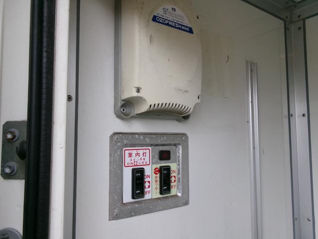 0740030A30260613W00108.jpg