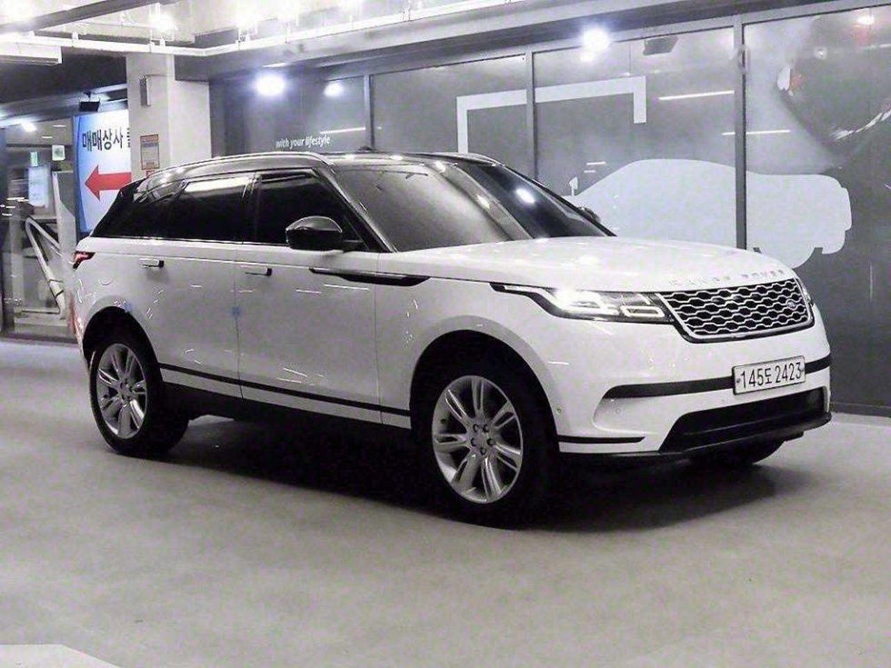 2020 Land Rover Rover, photo 1 of 1